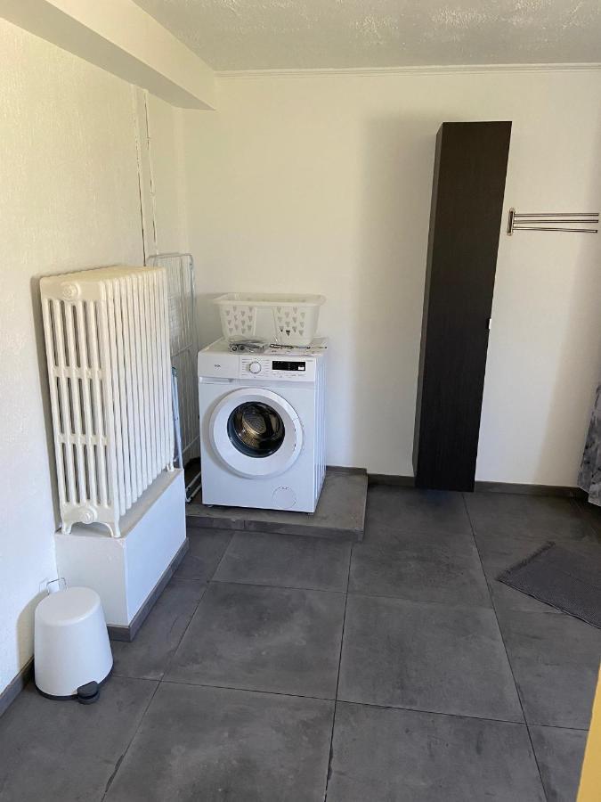 The Little Guesthouse Downtown - Keflavik Airport Bagian luar foto