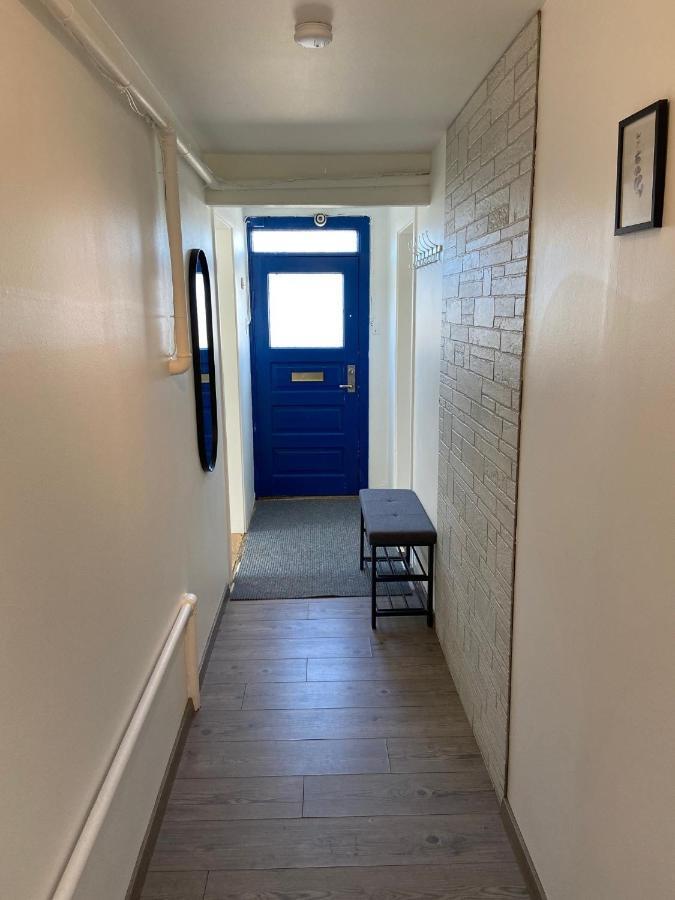 The Little Guesthouse Downtown - Keflavik Airport Bagian luar foto