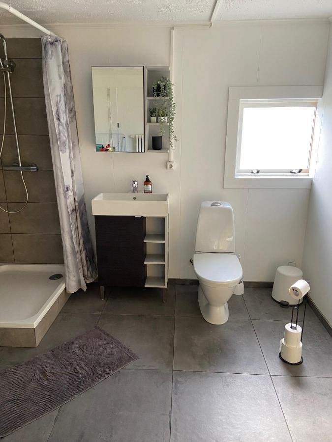 The Little Guesthouse Downtown - Keflavik Airport Bagian luar foto