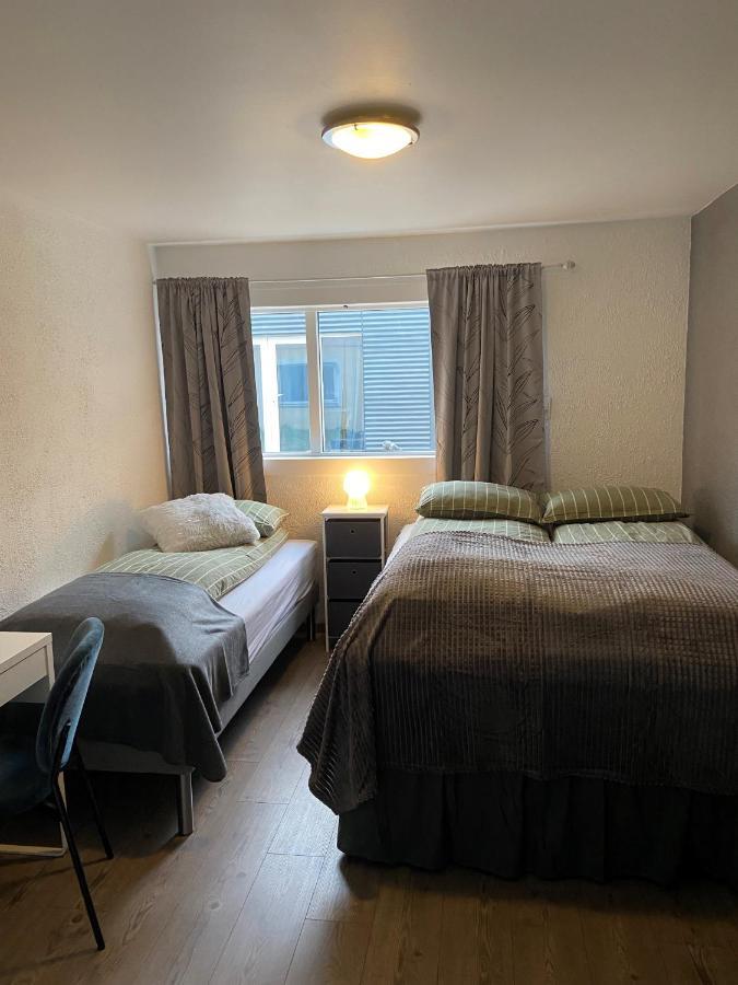 The Little Guesthouse Downtown - Keflavik Airport Bagian luar foto