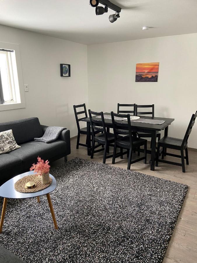 The Little Guesthouse Downtown - Keflavik Airport Bagian luar foto