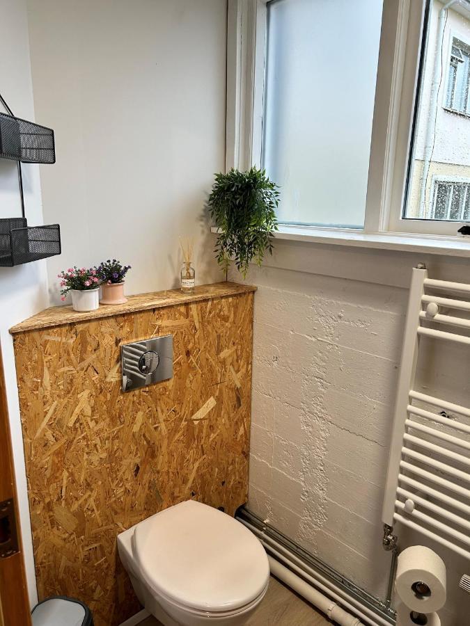 The Little Guesthouse Downtown - Keflavik Airport Bagian luar foto